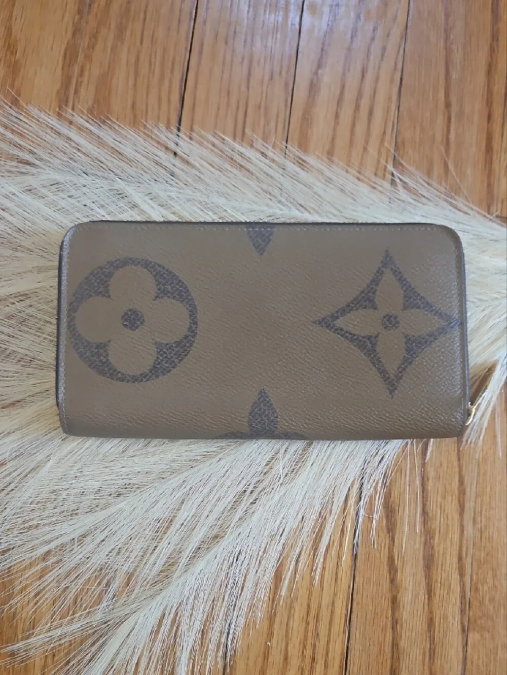 Louis Vuitton Zippy Wallet Giant Monogram Reverse. 100% Authentic